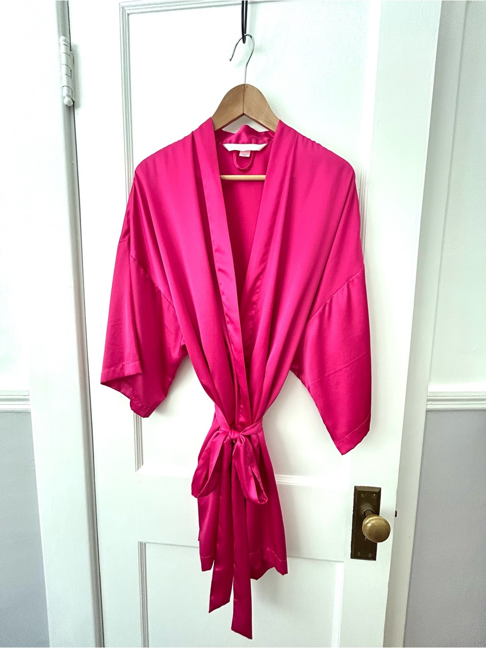 Early 90’s Victoria’s SecretSilky Hot Pink Satin Robe with Tie Belt and Pockets!